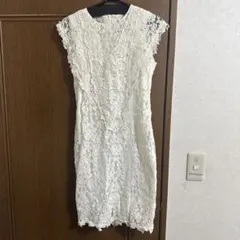 ホワイトレースタイトドレス