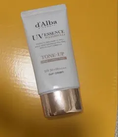 d'Alba UV Essence Waterfull サンスクリーン