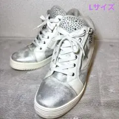 シルバー スニーカー