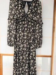1度のみ着用！ZARA花柄長袖ワンピース