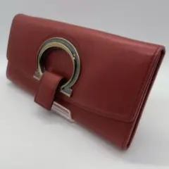 【美品】SalvatoreFerragamoフェラガモ 二ッ折　長財布　赤