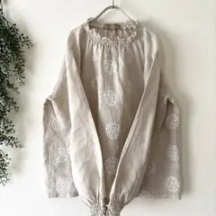 nous rendent heureuxリネン大柄刺繍シャーリングブラウス
