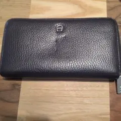 AIGNER アイグナー ラウンドファスナー 長財布 ネイビーのサムネイル
