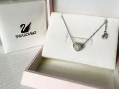 SWAROVSKI ハート型ネックレス【101】