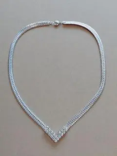 V字型チェーンネックレス