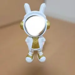 バニーキャラクター フィギュア ホワイト/ゴールド