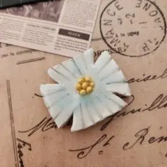 陶器　ボタニカル【5】のブローチ