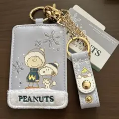USJ 新品タグ付き　スヌーピー　グローブホルダー付きパスケース　ウインター