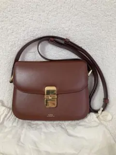 A.P.C. アーペーセー GRACE グレース ショルダーバッグ ブラウンのサムネイル