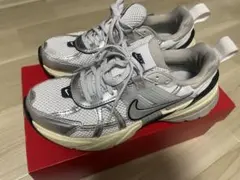 Nike スニーカー V2K ラン