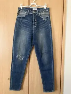 Item thumbnail for item 214675b6-a8fe-434b-898f-4c288b08a3d1