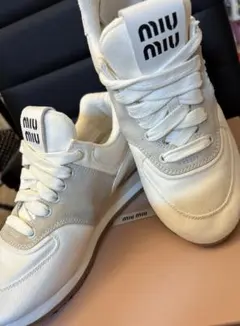 miu miu スニーカー ホワイト　7月中限定お値下げのサムネイル