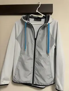 UNDER ARMOUR グレー フード付きパーカー