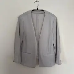 ライトグレー ノーカラージャケット