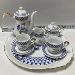 置物　ミニチュア青い幾何学模様のティーセット