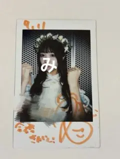 鎮西寿々歌（FRUITS ZIPPER） さんのチェキ（浴衣衣装） です。 - メルカリ