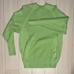 緑色セーター
