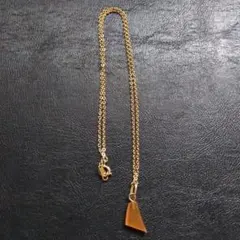 ゴールド 三角形ペンダント ネックレス