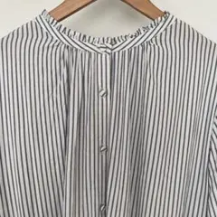 襟なしブラウス