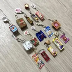 ガチャガチャ　ミニチュアチャーム 食品 お菓子など15点セット　まとめ売り
