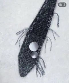 twist badge Hand Knit Tiel