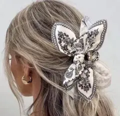 ヘアクリップ 髪留め 白 モノトーン リボン バンスクリップ ペイズリー 大きめ