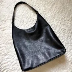 an chic トライアングル型ソフトタッチトートバッグ ブラックのサムネイル