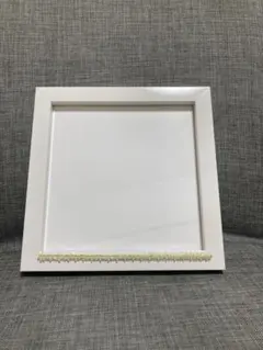 正方形ホワイトフレーム ビーズ装飾付き