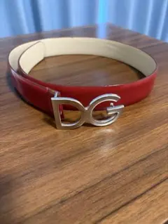 【美品】DOLCE&amp;GABBANAベルトDGバックル エナメルレザーシルバー赤 DOLCE&GABBANA（ドルチェ & ガッバーナ） ベルト DG Buckle Leather