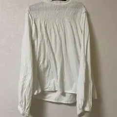 Merlot ホワイト ギャザー入りシャツ 長袖 ブラウスのサムネイル
