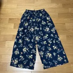 プラステ　花柄ワイドパンツ