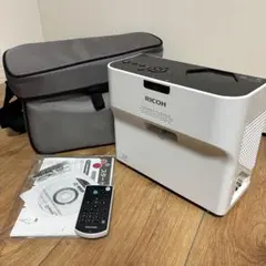 ランプ19時間のみ】RICOH プロジェクター PJ WX4240N 短焦点 - メルカリ