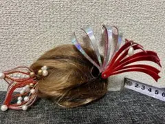 【髪飾り】和装　着物　成人式　伝統民芸品　ヘアアイテム　赤い花のかんざし　パール