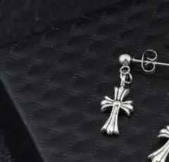 シルバー ピアス クロス 方耳 十字架 クロム フープ BTS ハーツ