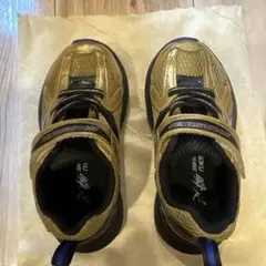 SYUNSOKU 瞬足ゴールド ブラック スニーカー　16cm