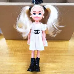 韓国　人気！（R005）バービードール　白いワンピース