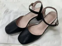 黒スクエアトゥパンプス チャンキーヒール 22.5cm CN35 ストラップ