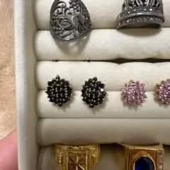 K18GP 装飾的なデザインのピアス(黒)