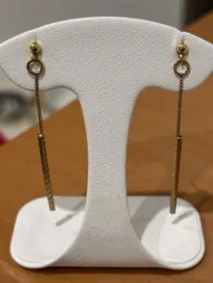 ete エテ 超美品 ゴールド ロングピアス ツイストバー 316