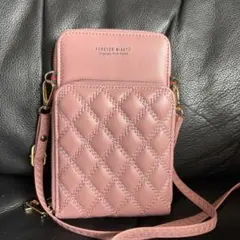 ピンクのポーチ