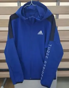 adidas トップス