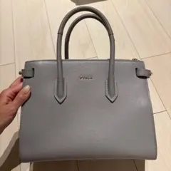 美品 IACUCCI べラール レザー ハンドバッグ モカ グレージュ M - メルカリ