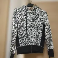 パーカー　ヒョウ柄　美品のサムネイル