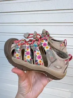 KEEN フラワーパターン サンダル 18cm