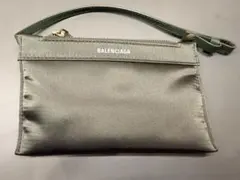 【新品未使用】BALENCIAGA バレンシアガ ナイロンポーチ ストラップ付のサムネイル