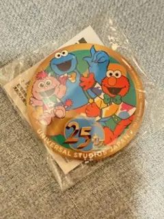 ユニバーサルスタジオジャパン 25周年 バッジ セサミストリート