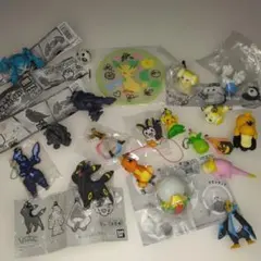 ポケモン　カプセルトイ20個組　フィギュア 、キーホルダー 他