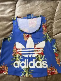 adidas フラワープリント タンクトップ