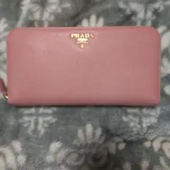 PRADA ラウンドファスナーピンク ベージュレザー 長財布