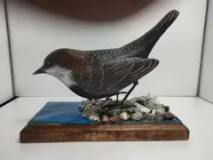 イソヒヨドリ　木彫りの野鳥　野鳥彫刻 　　　　　　リアルバードカービング 野鳥イソヒョドリ 彫刻 木彫りの野鳥 リアルバードカービン